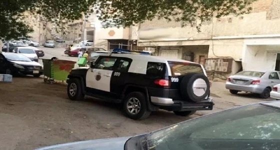 شاهد.. قدرة رجل الأمن على التعامل مع قائد مركبة حاول الفرار