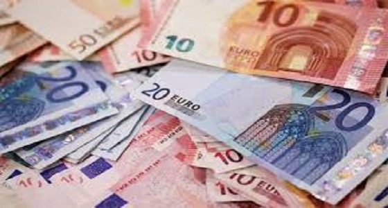 الأحداث السياسية الألمانية تدفع اليورو للتراجع