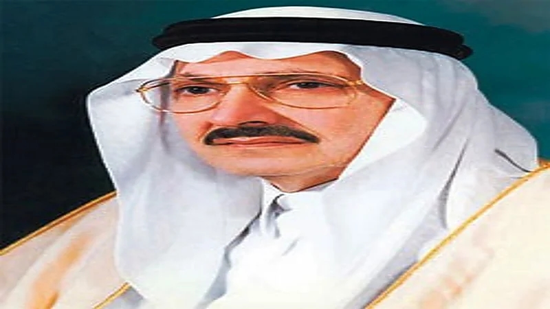 بالفيديو .. ذكريات جمعت الراحل طلال بن عبدالعزيز مع أبناءه