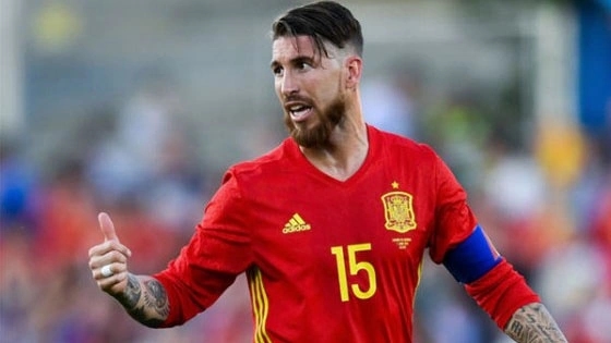 مدافع ريال مدريد: يجب احترام قرار إنيستا