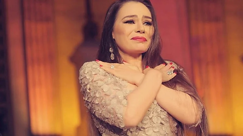 صورة نادرة لشريهان على الفراش بعد الحادث الشهير
