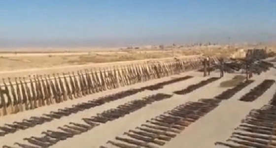 الجيش السوري يعرض كميات هائلة من الأسلحة المصادرة من " داعش "