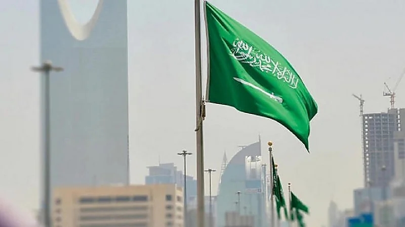 تمديد صلاحية الإقامة وتأشيرة الخروج والعودة والزيارة آلياً دون مقابل