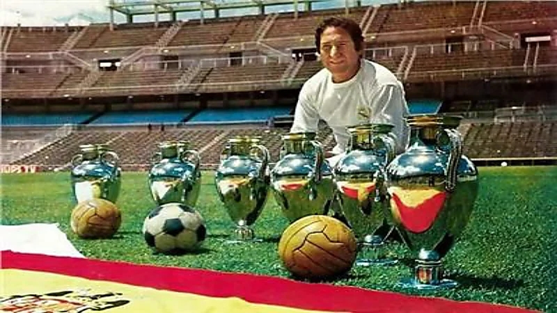 وفاة أسطورة ريال مدريد "فرانشيسكو"