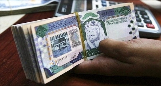 القبض على مقيم سرق 135 ألف ريال من عميل أحد البنوك بجدة