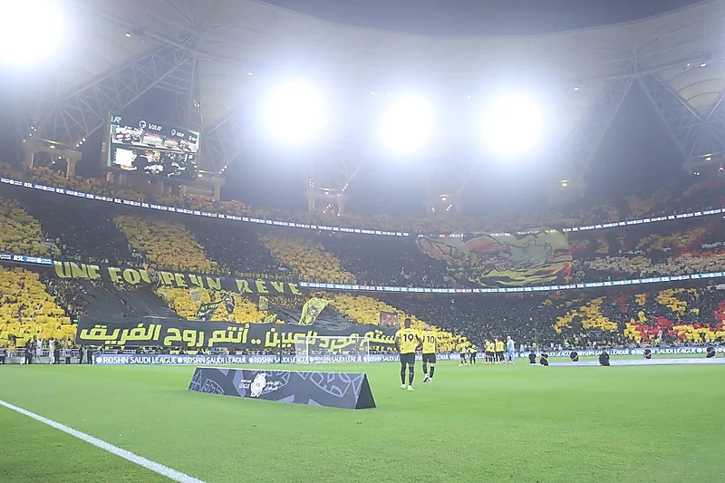 بالصور.. البيئة ترفع أكثر من ٣٠ ألف متر مكعب من مياه وادي الأديرع السطحية