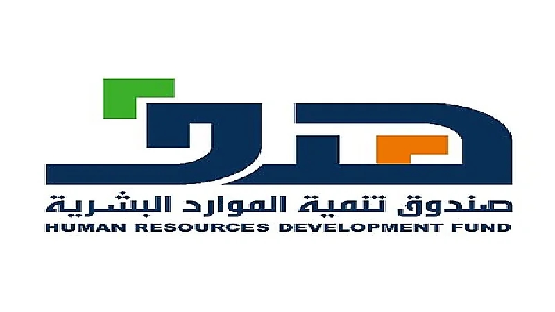 بالفيديو.. معلمون بسكاكا يفاجئون حارس مدرسة بسيارة جديدة
