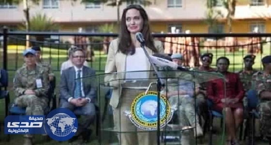 أنجلينا جولي تلتقي مع لاجئات من ضحايا العنف