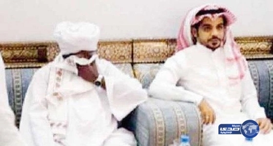 طيب سوداني يدخل فى نوبة بكاء لفراق زملائه بالمملكة