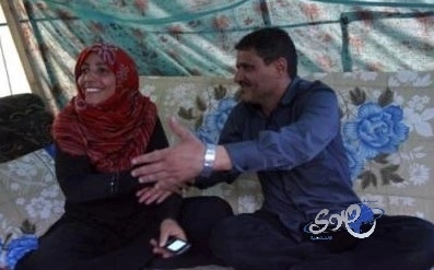  عناق حميم بين توكل كرمان وزوجها امام احد المساجد التركية تثير جدلا واسعا