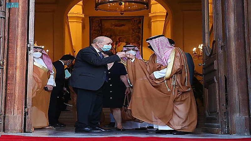 تفاصيل لقاء وزير الخارجية مع نظيره الفرنسي