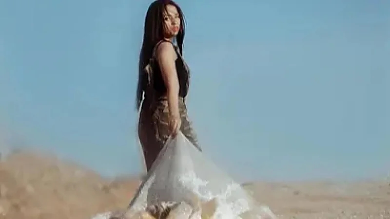 بالفيديو.. فتاة تحرق فستان زفافها احتفالاً بطلاقها وتثير جدلاً واسعًا
