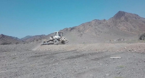 بالصور.. إزالة اعتداء على أرض حكومية بالمدينة المنورة