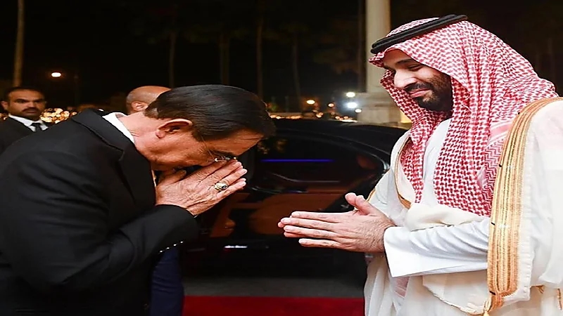 شاهد..انحناء رئيس وزراء تايلاند أمام ولي العهد يثير تفاعلا واسعا