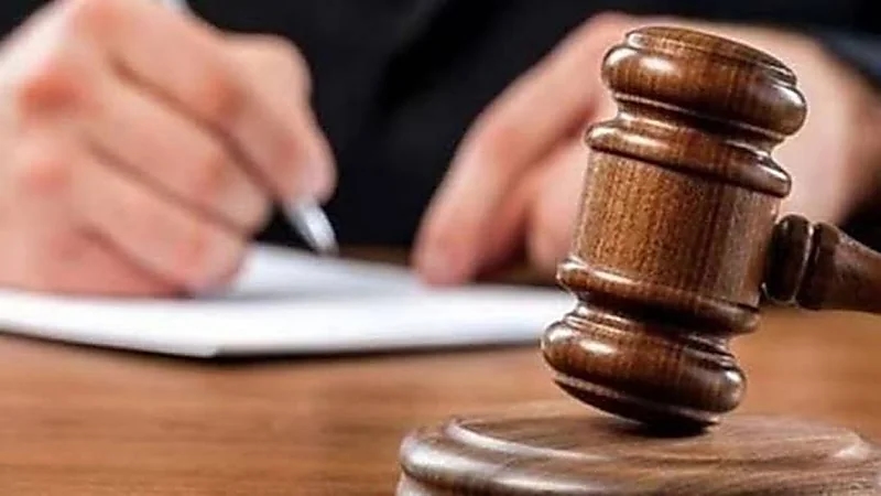 تأجيل محاكمة قاطع 4 إشارات بسبب وجوده بغرفة العمليات