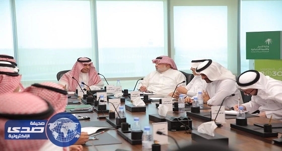 الغفيص يلتقي ملاك المجمعات التجارية لبحث مسارات تمكين المواطنين من العمل