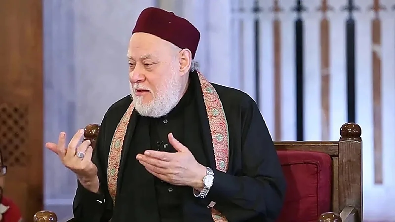 مفتي مصر الأسبق: تعقيم المتوفى ووضعه في أكياس دون الغُسل لا يجوز