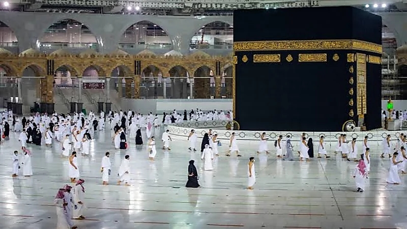 "الحج والعمرة" توضح المدة الفاصلة لتصاريح العمرة