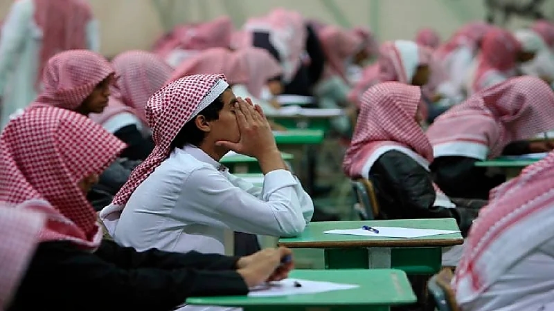 بالفيديو .. مشاكل نفسية تظهر لدى الطلاب مع النمو
