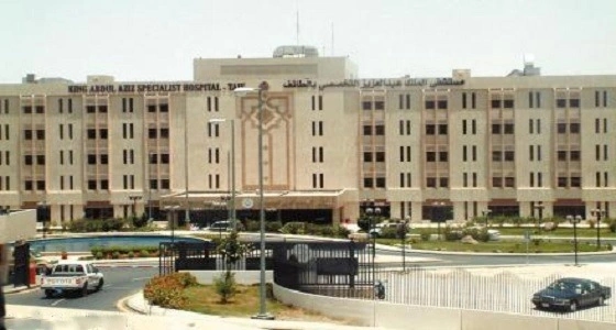 تخصصي الطائف تنجح في إعادة تحرير الأمعاء لشاب
