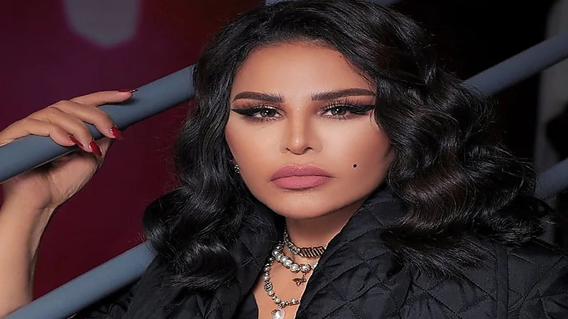 شاهد.. أحلام تتعرض لموقف طريف خلال حفلها الغنائي بأبوظبي 