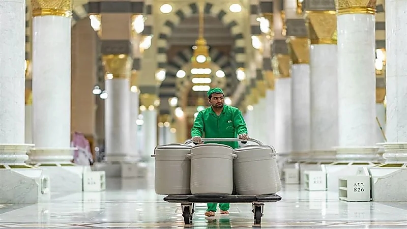 إعادة حافظات ماء زمزم للمسجد النبوي