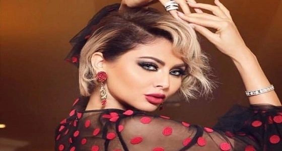 بالفيديو.. مريم حسين تثير الجدل برقصها أمام المرآة