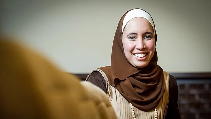 استقالة أول مسؤولة محجبة في بلجيكا بعد شائعات عن علاقتها بالإخوان