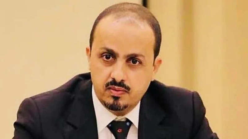 مليشيا الحوثي تفرض غرامة 200 ألف بحق كل امرأة يمنية تمتلك هاتف محمول أو تستخدم أدوات تجميل