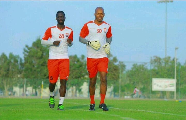 حارس الهلال السابق يشارك في تدريبات الرائد بمعسكر الإمارات