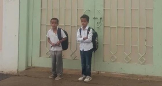 بالفيديو.. قطر تلجأ إلى كسر جدار من الفلين رمزًا لفك المقاطعة العربية