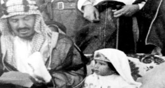 بالصور.. " ضيوف الملك " يودع الحجاج المتعجلين بالورود
