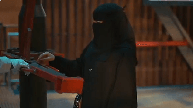 بالفيديو.. رد فعل أول دفعة طالبات بجامعة البترول والمعادن بعد إلتحاقهن بالجامعة