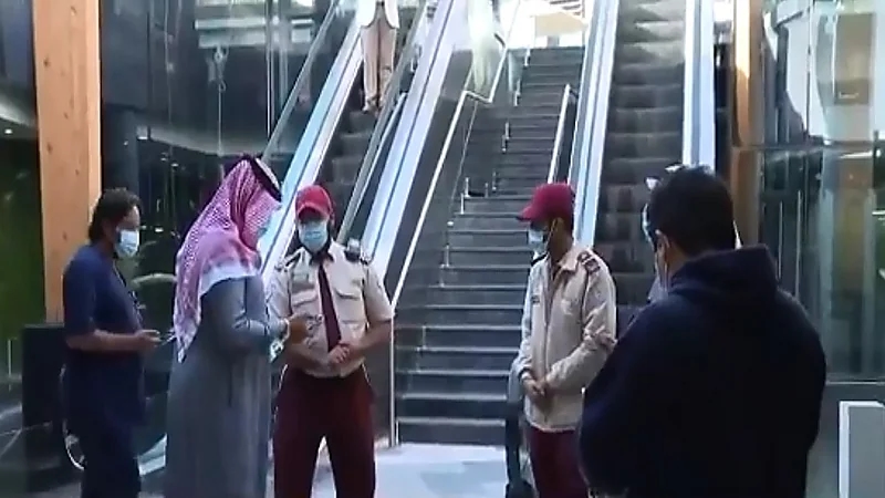بالفيديو.. أمطار " الشرقية " تغرق مدرسة للبنات في الدمام