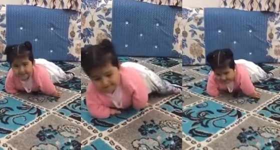 بالفيديو.. طفل يتوقف عن اللعب فور سماعه صوت الآذان