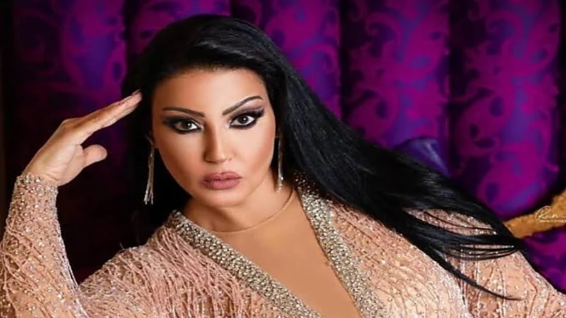 سمية الخشاب تطرد عامل النظافة من لوكيشن التصوير 