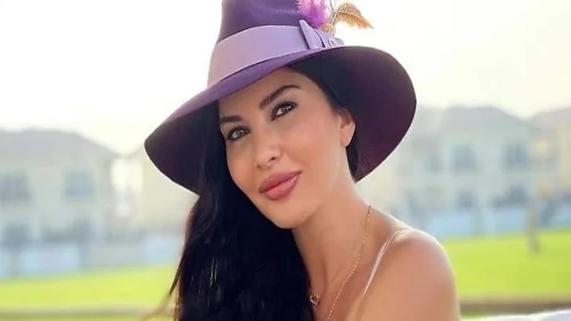 شاهد.. إطلالة مثيرة للفنانة لاميتا فرنجية تجذب الأنظار 