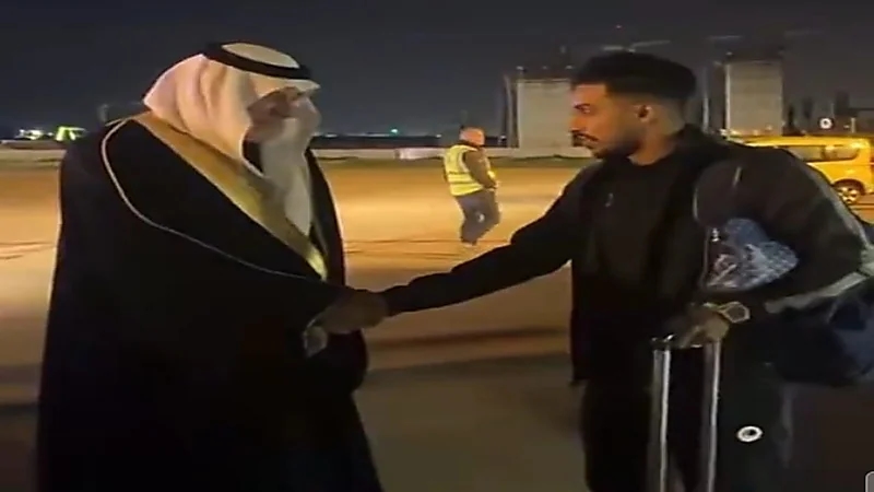شاهد.. السفير السعودي: سالم الدوسري غني التعريف 