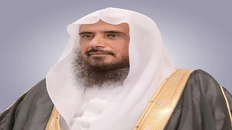 الخثلان يوضح حكم خروج المعتكف لتعديل موقف السيارة