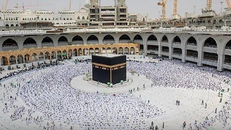 شؤون الحرمين تكمل استعداداتها لاستقبال المصلين بصلاة عيد الفطر