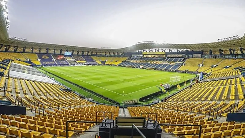 الهلال ينهى احتكار النصر لملعب أول بارك
