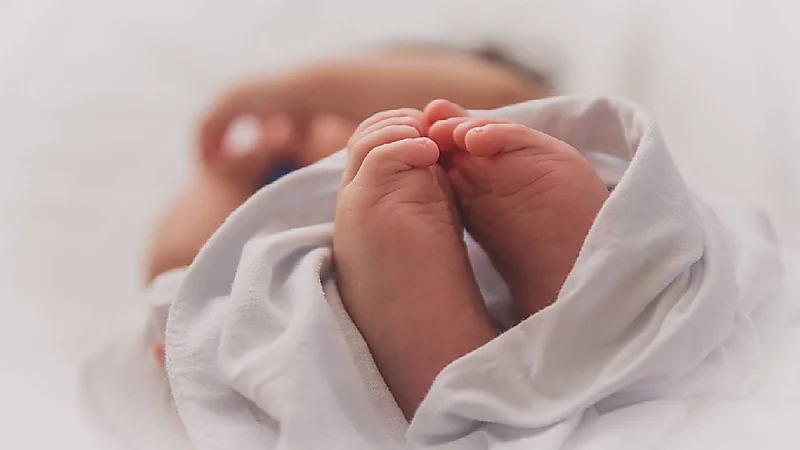 الحكم على عراقي باع حفيده الرضيع مقال 1400 دولار !