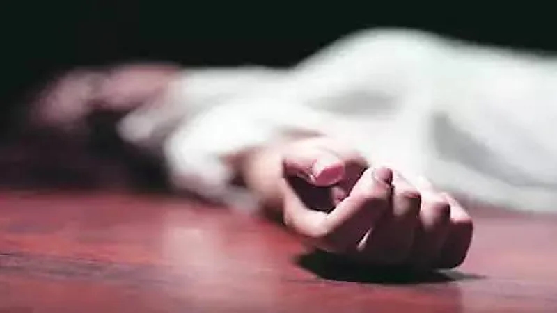 أم تقتل ابنتها بسبب علاقة عاطفية