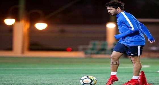 بالصور.. سيروتي وإدواردو في مران الهلال