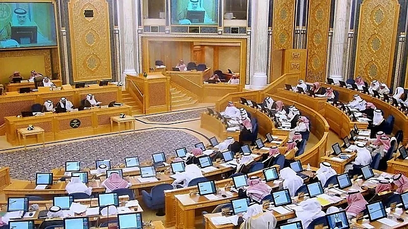 الأثنين.. التصويت على عدم إلزام المنشآت التجارية بالإغلاق أوقات الصلاة