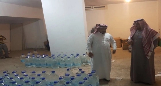 " أمانة المدينة " تضبط عمالة تبيع مياه زمزم مخالفة للاشتراطات الصحية