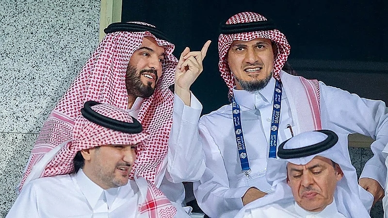 المفرج يعتزم الرحيل وابن نافل يتمسك باستمراره