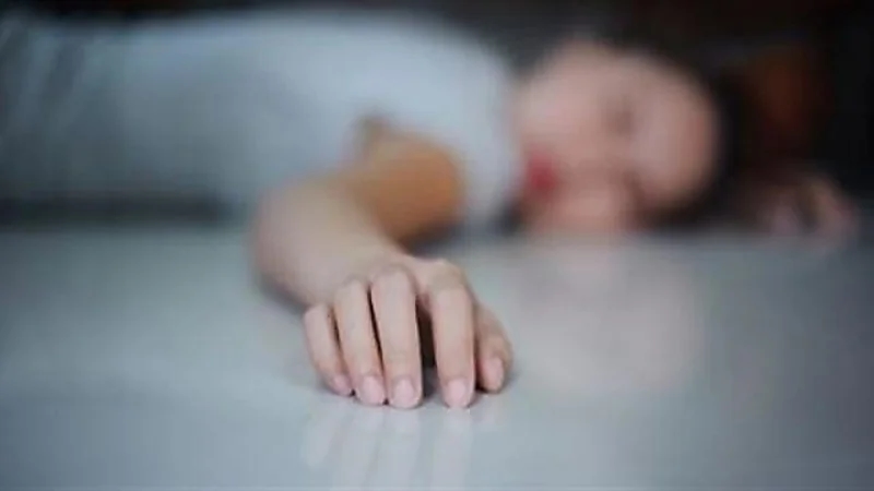 فتاة توثق انتحارها عبر "فيس بوك" بعد علاقة محرمة