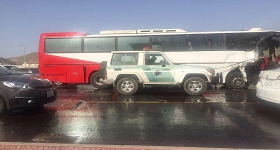 إصابة شخصين في حادث تصادم بالعاصمة المقدسة