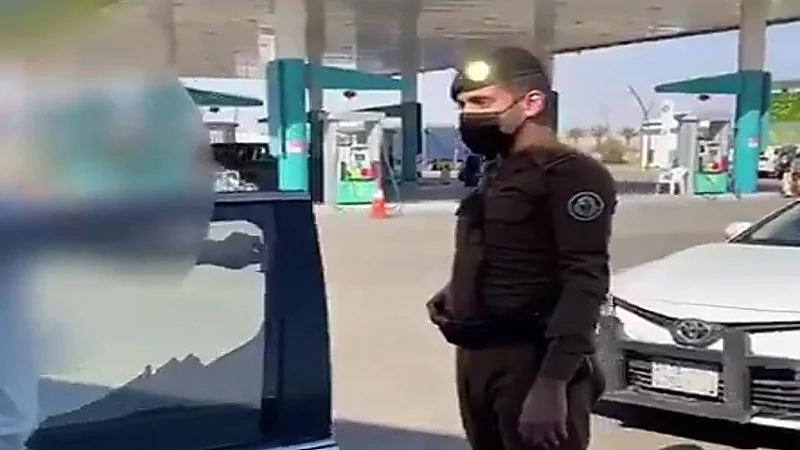 بالفيديو .. حملة لـ أمن الطرق للتأكد من تطبيق الإجراءات الإحترازية بالقصيم